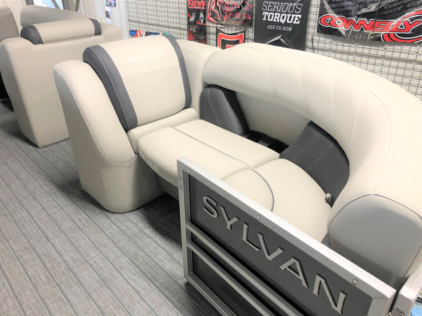 2024 Sylvan 22' Tritoon 8522 Mirage CLZ DH With Mercury 90HP