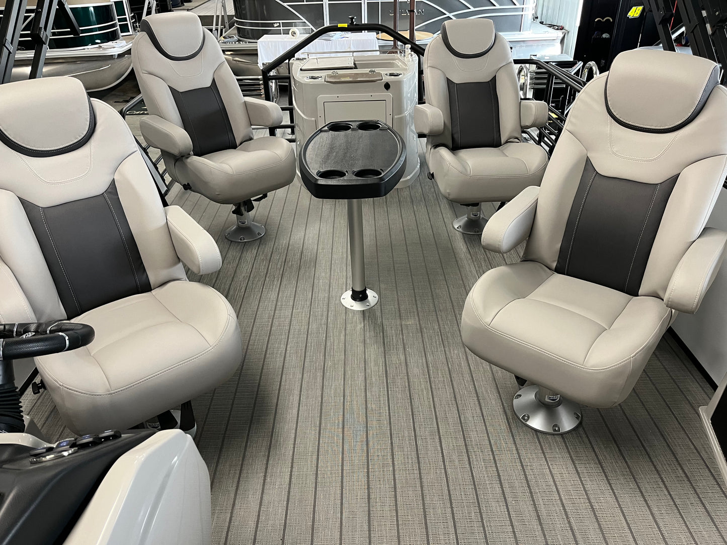 2024 Sylvan 23' Tritoon Mirage L3 QHS Quad Lounger