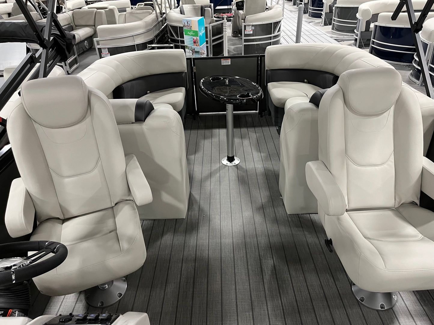 2024 Sylvan 25' Tritoon 250HP MERC $62,995 CLEARANCE!