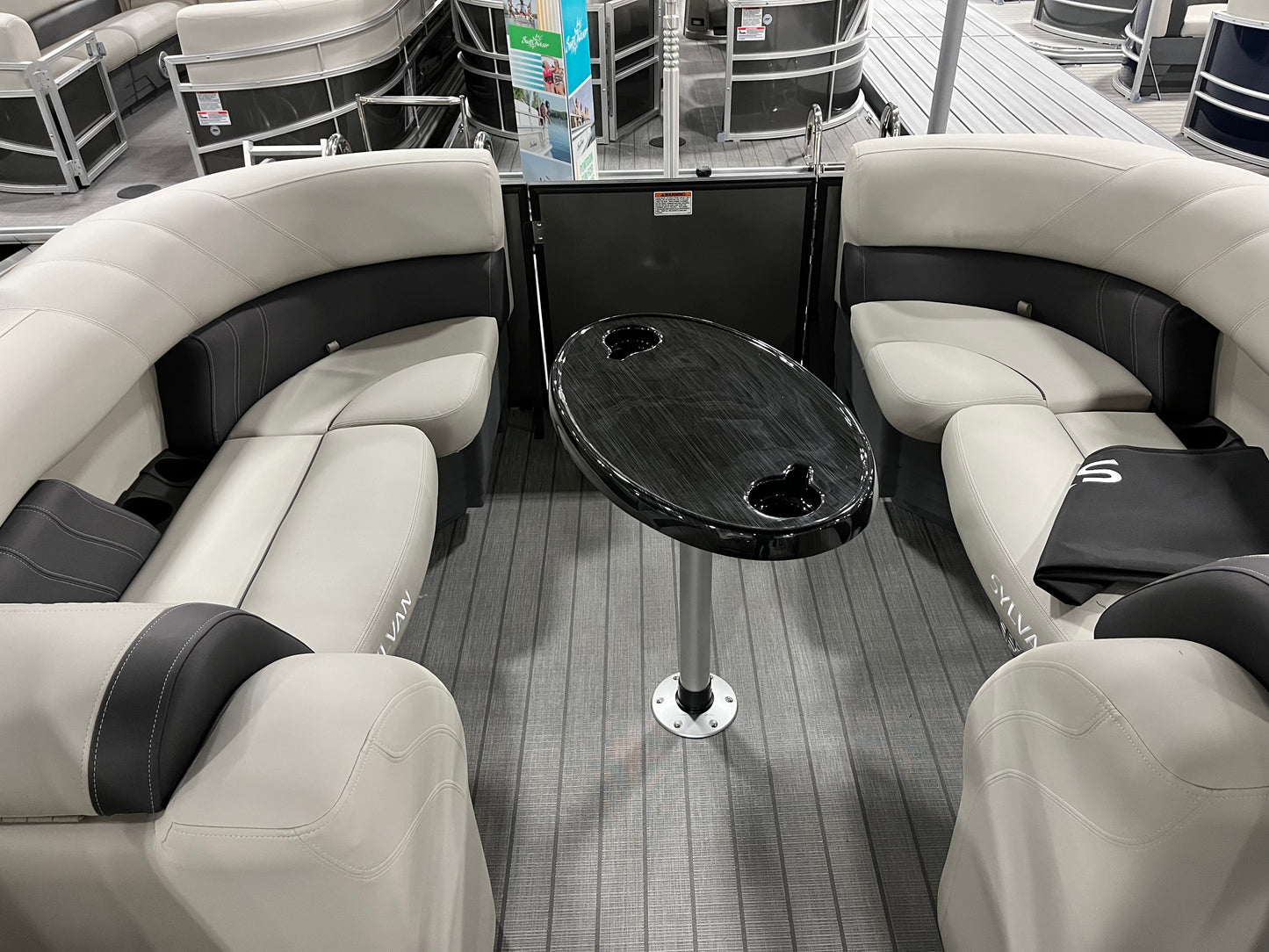 2024 Sylvan 25' Tritoon 250HP MERC $62,995 CLEARANCE!