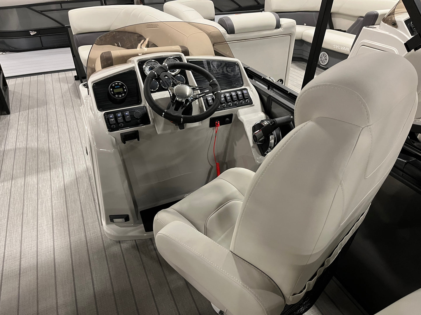 2024 Sylvan 25' Tritoon 250HP MERC $62,995 CLEARANCE!
