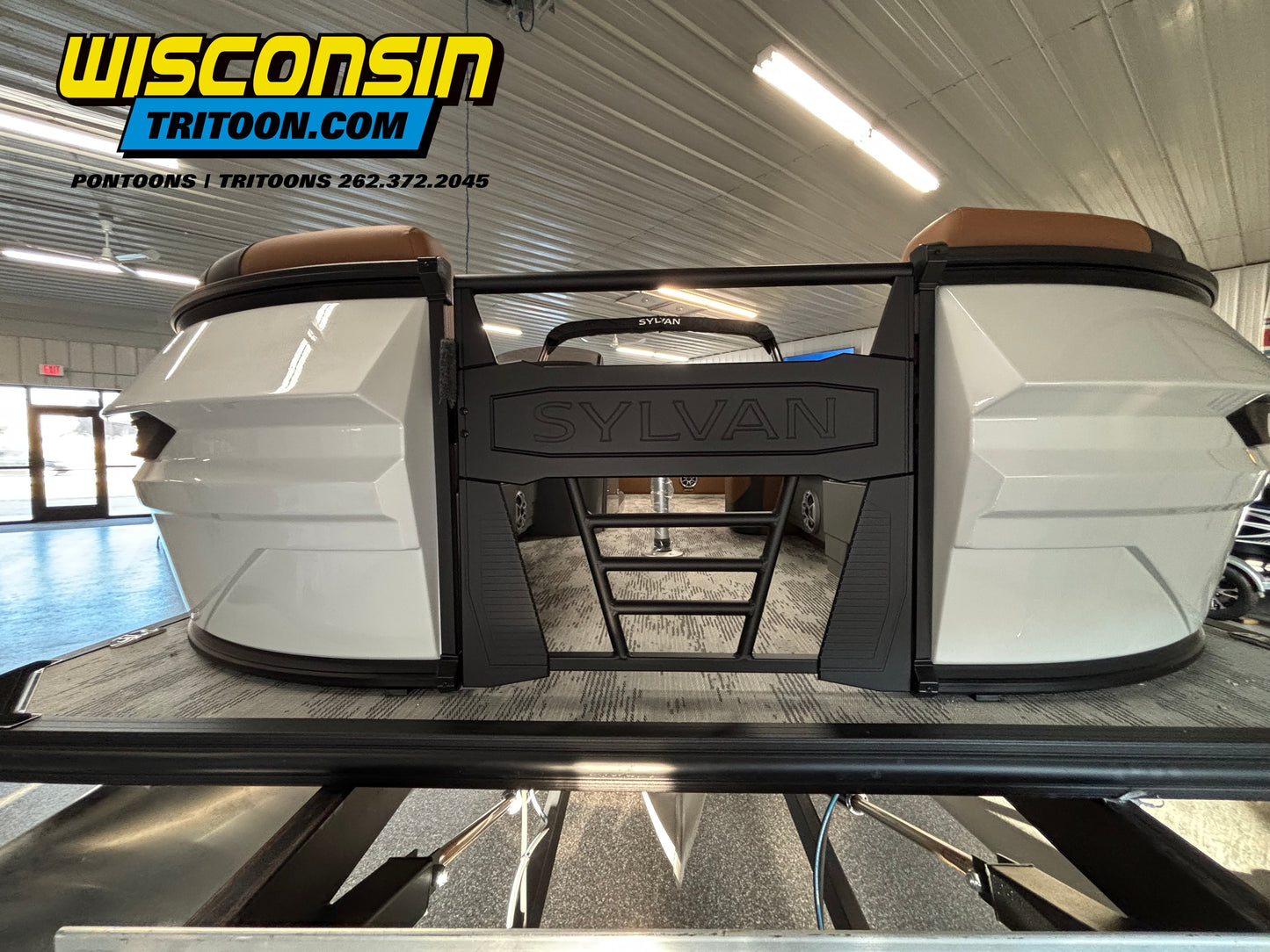 2026 Sylvan 23' L3 ULZ Swingback Platinum Edition Fiberglass Tritoon