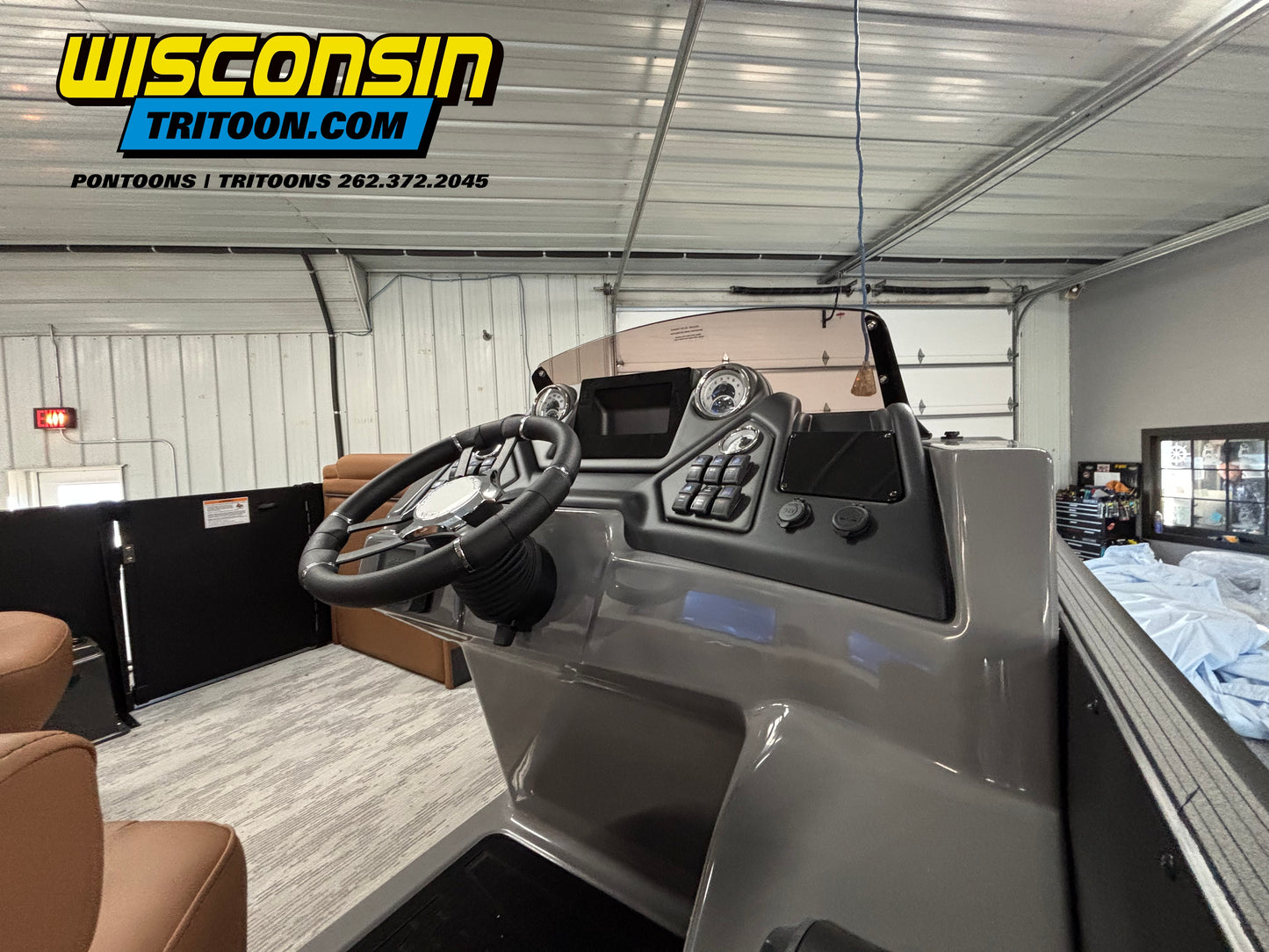 2026 Sylvan 23' L3 ULZ Swingback Platinum Edition Fiberglass Tritoon