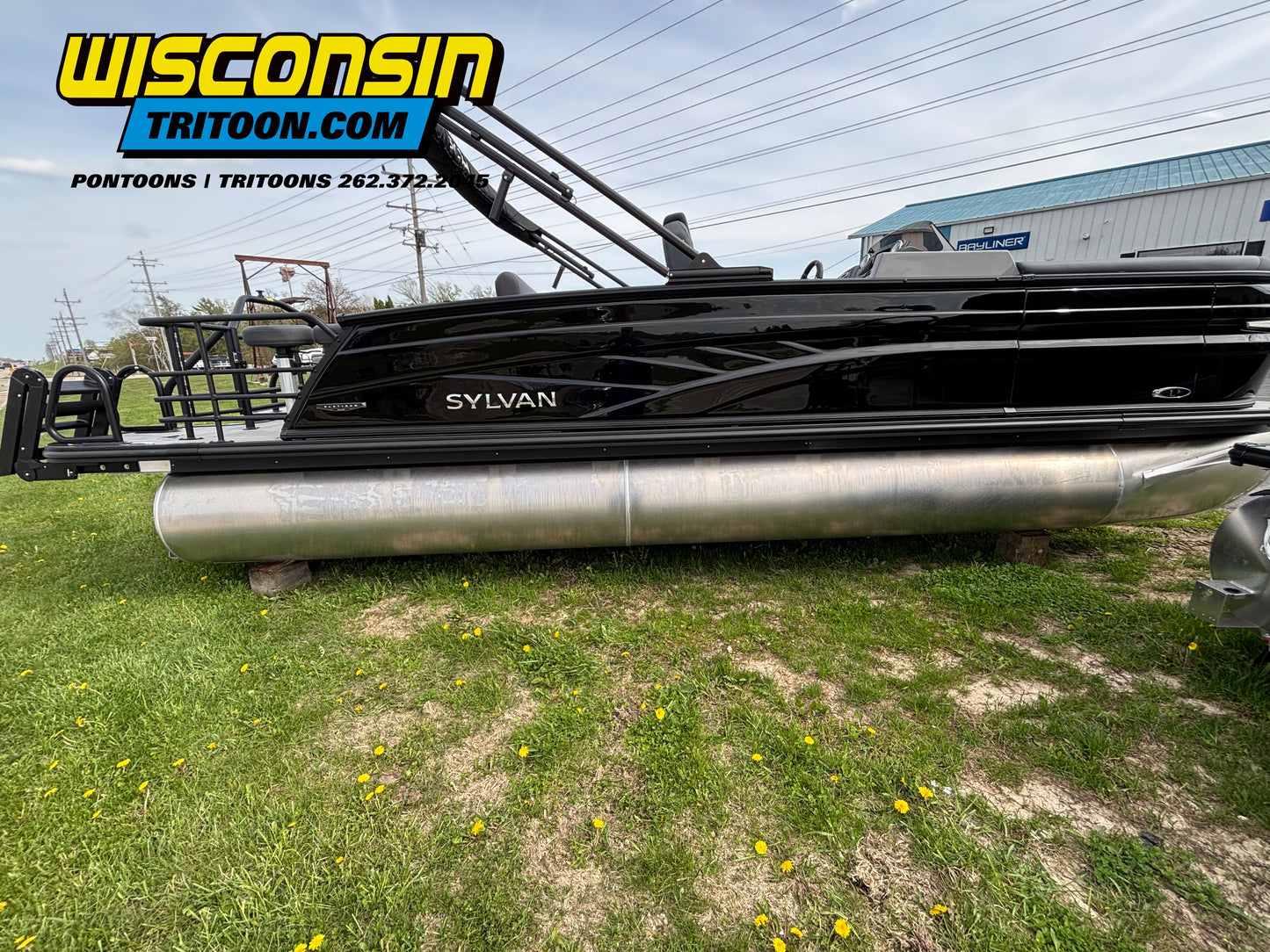 2026 Sylvan 23' L3 DLZ Bar Platinum Edition Fiberglass Tritoon