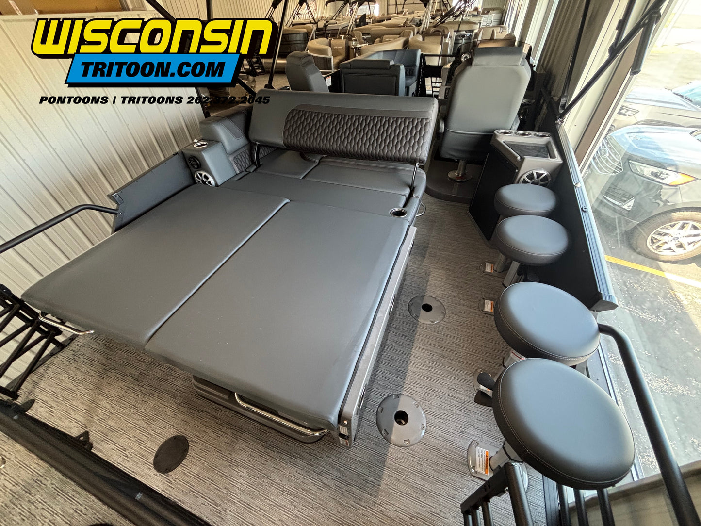2026 Sylvan 23' L3 DLZ Bar Platinum Edition Fiberglass Tritoon