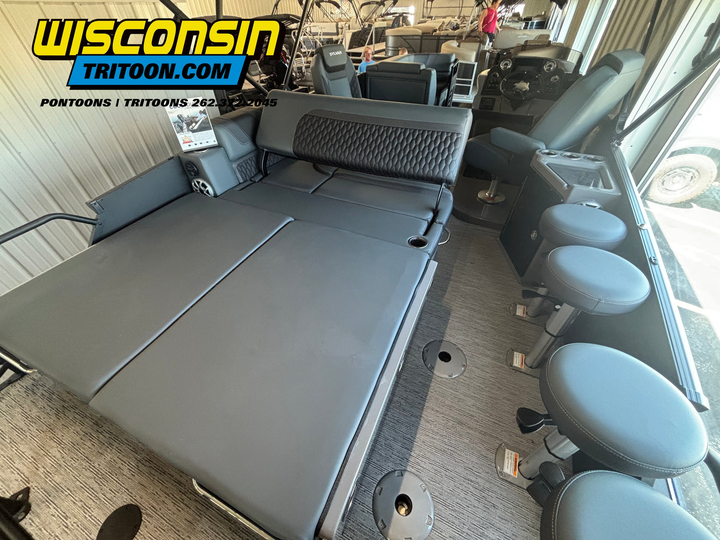 2026 Sylvan 23' L3 DLZ Bar Platinum Edition Fiberglass Tritoon