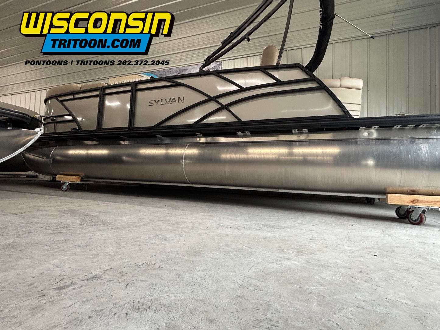 2026 Sylvan 22' Tritoon 822 Mirage CLZ DH Swingback