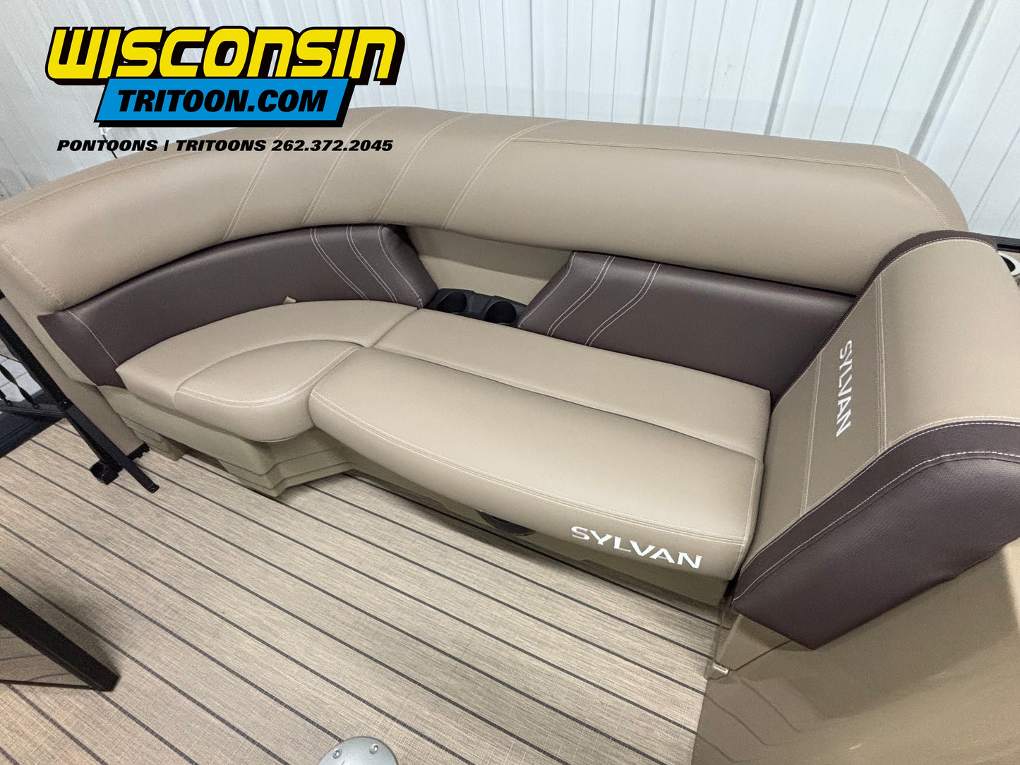 2026 Sylvan 22' Tritoon 822 Mirage CLZ DH Swingback