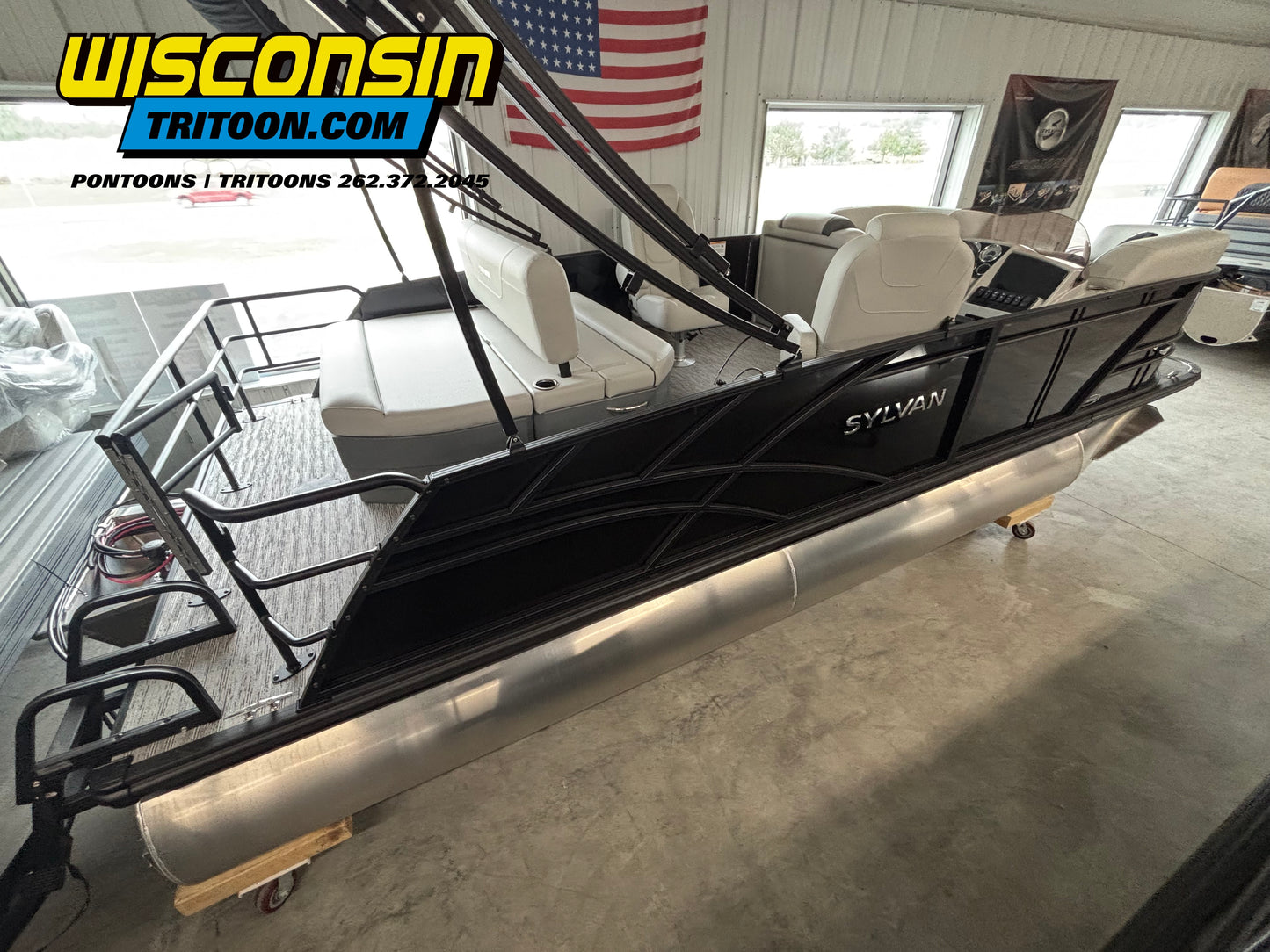 2026 Sylvan 20' Tritoon 820 Mirage CLZ DH Swingback