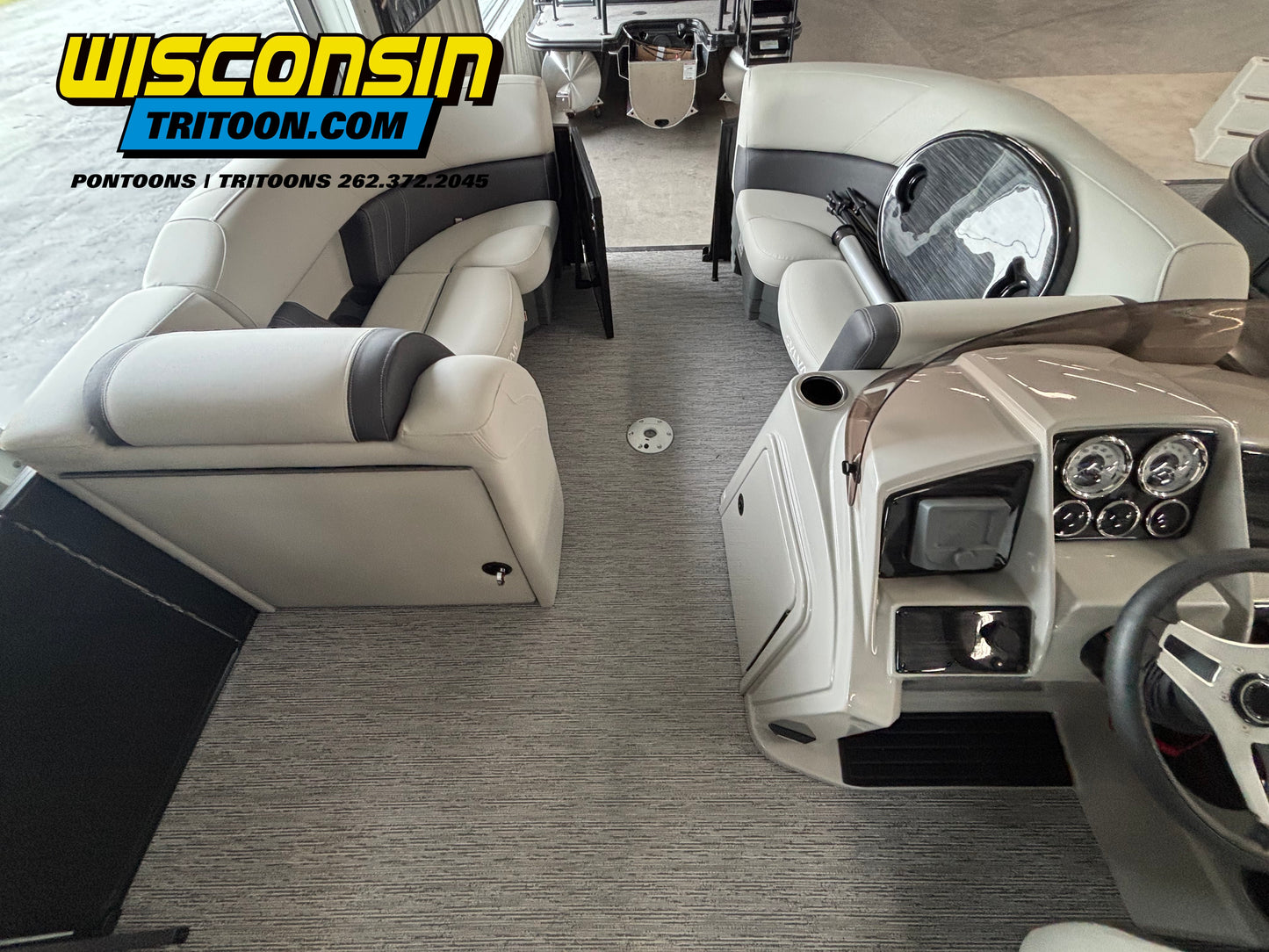 2026 Sylvan 20' Tritoon 820 Mirage CLZ DH Swingback