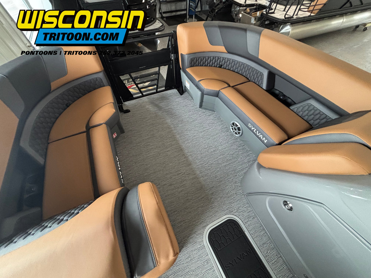 2026 Sylvan 23' L3 DLZ Platinum Fiberglass Tritoon