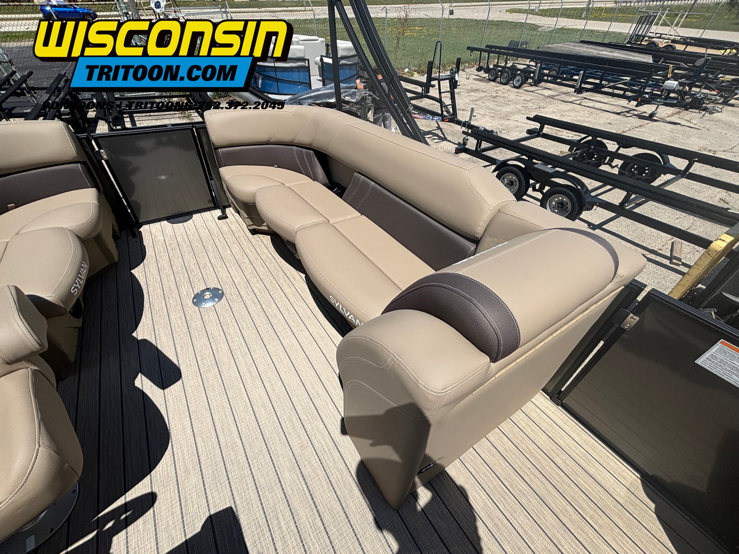 2026 Sylvan 20' Tritoon 820 Mirage LZ CR