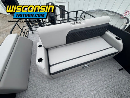 2026 Sylvan 23' L3 ULZ Swingback Sport Arch Platinum Edition Fiberglass Tritoon