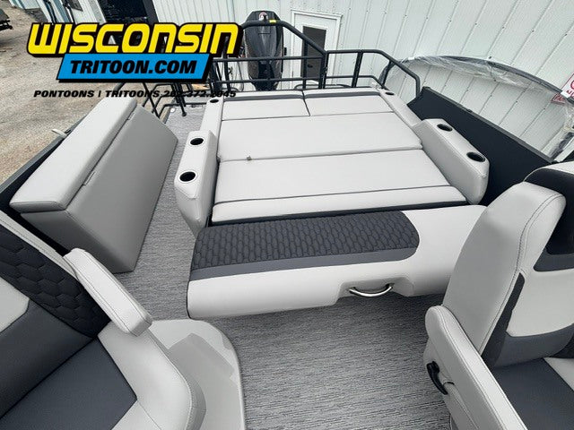 2026 Sylvan 23' L3 ULZ Swingback Sport Arch Platinum Edition Fiberglass Tritoon