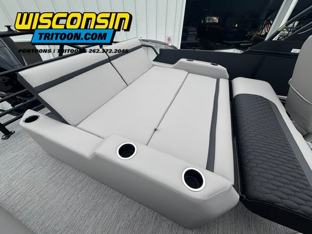 2026 Sylvan 23' L3 ULZ Swingback Sport Arch Platinum Edition Fiberglass Tritoon