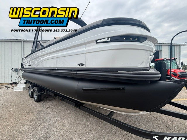 2026 Sylvan 23' L3 ULZ Swingback Sport Arch Platinum Edition Fiberglass Tritoon