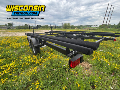 Karavan 2225 Tandem Tritoon Bunk Trailer, 22'-25', 3900 LB Capacity