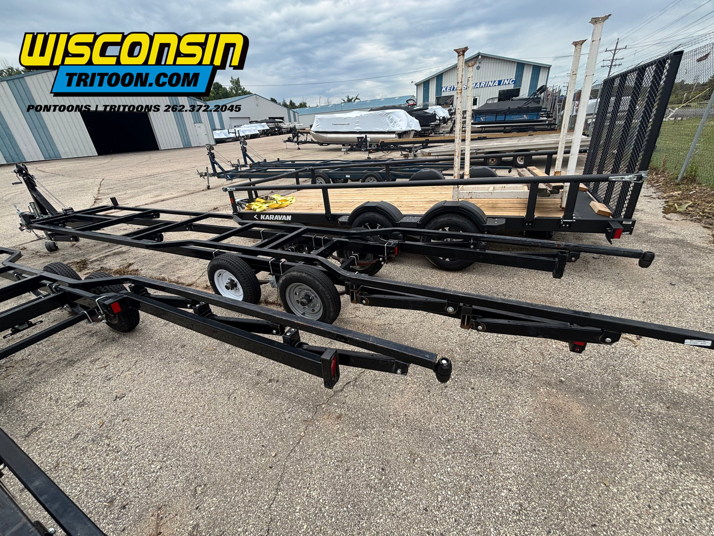 Hoosier Hydraulic Tritoon Scissor Trailer BX325TT-12 5500LB Capacity