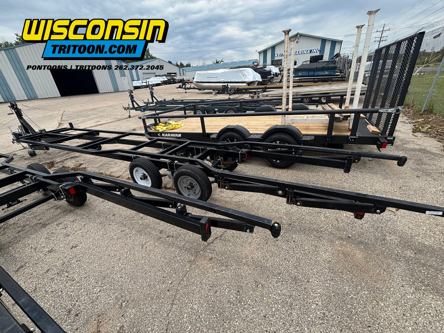 Karavan Tandem 22'-24' Pontoon Scissor Trailer