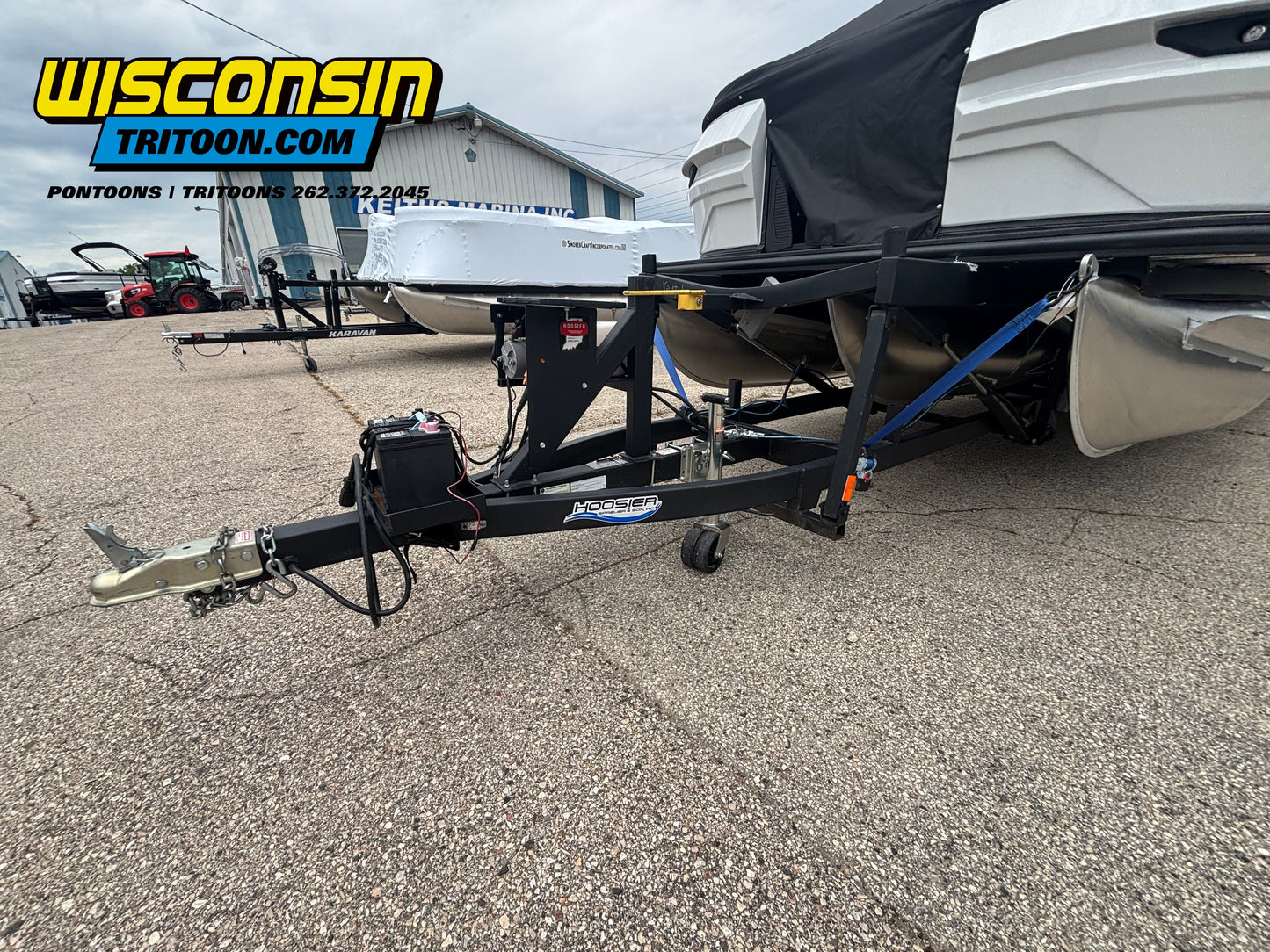 Hoosier Hydraulic Tritoon Scissor Trailer BX325TT-12 5500LB Capacity