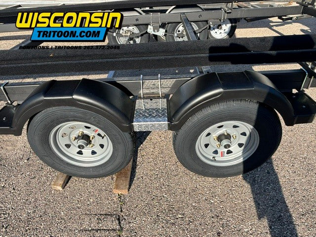 Karavan 1822 Tandem Tritoon Bunk Trailer, 20'-22', 3500 LB Capacity