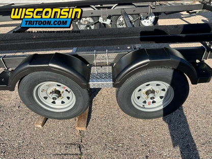 Karavan 1822 Tandem Tritoon Bunk Trailer, 20'-22', 3500 LB Capacity