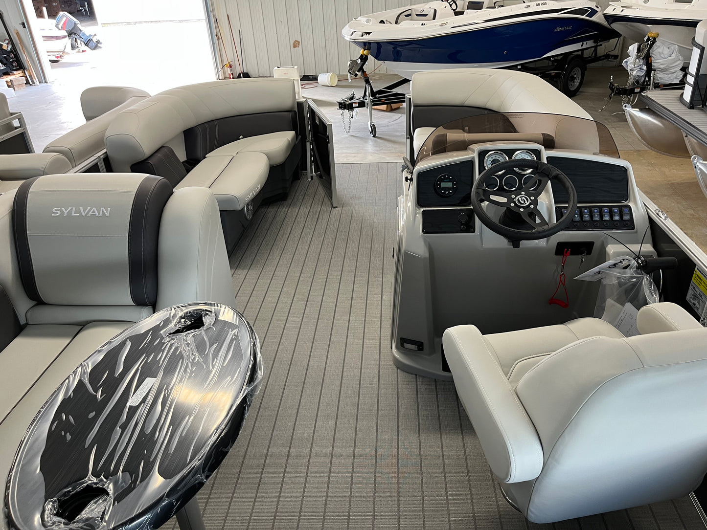 2025 Sylvan 20' 8520 Mirage CR With Mercury Avator 35E Electric Pontoon