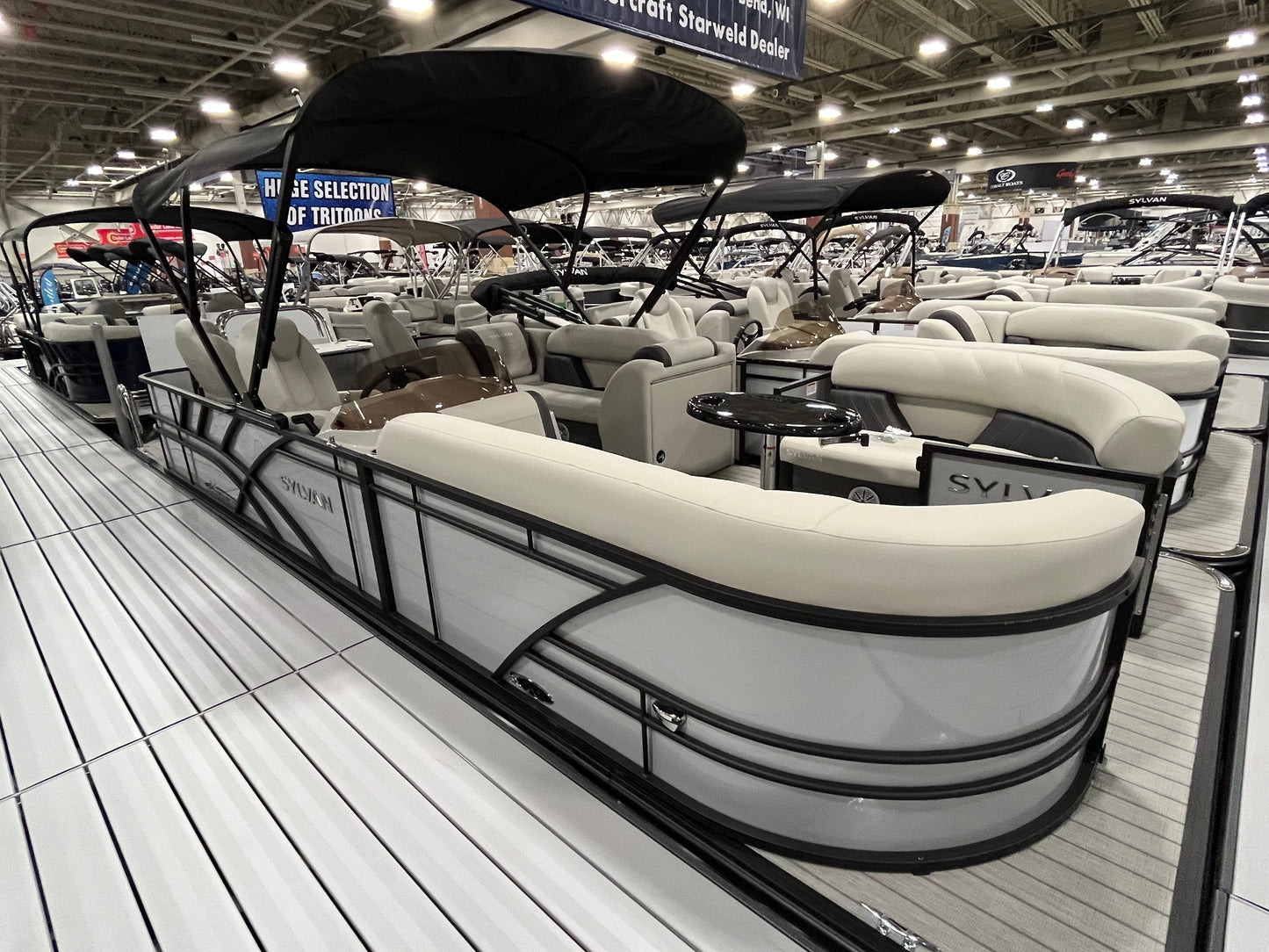 2025 Sylvan 23' Tritoon Mirage X3 Party Fish Mercury 115HP CT