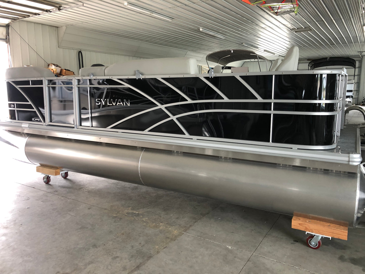 2025 Sylvan 20' Pontoon 820 Mirage Party Fish With Mercury 60HP CT