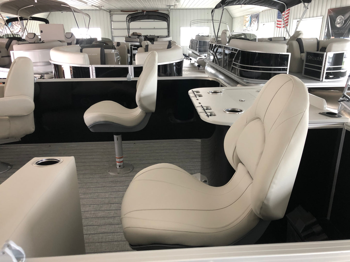 2025 Sylvan 20' Pontoon 820 Mirage Party Fish With Mercury 60HP CT