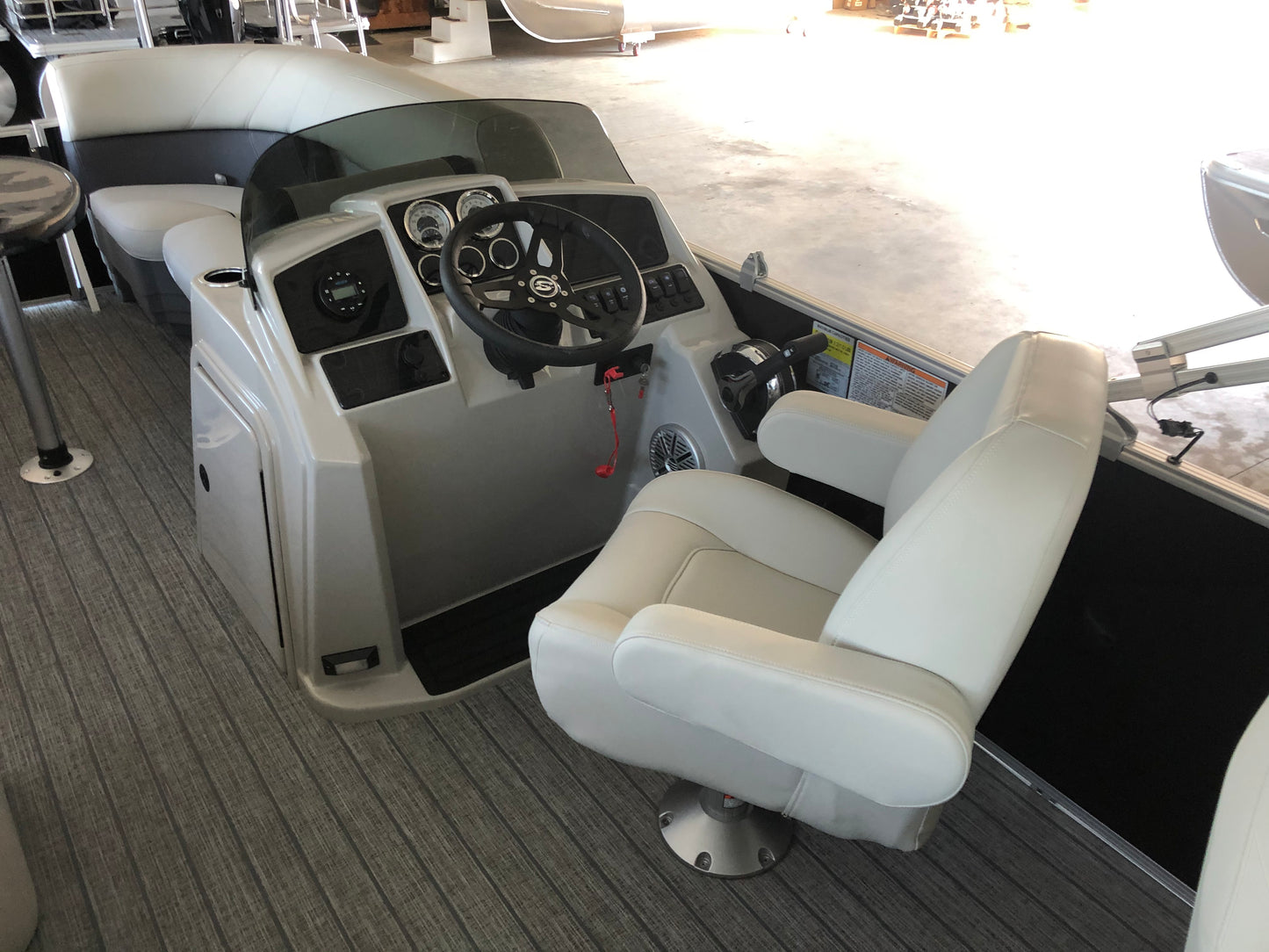 2025 Sylvan 20' Pontoon 820 Mirage Party Fish With Mercury 60HP CT